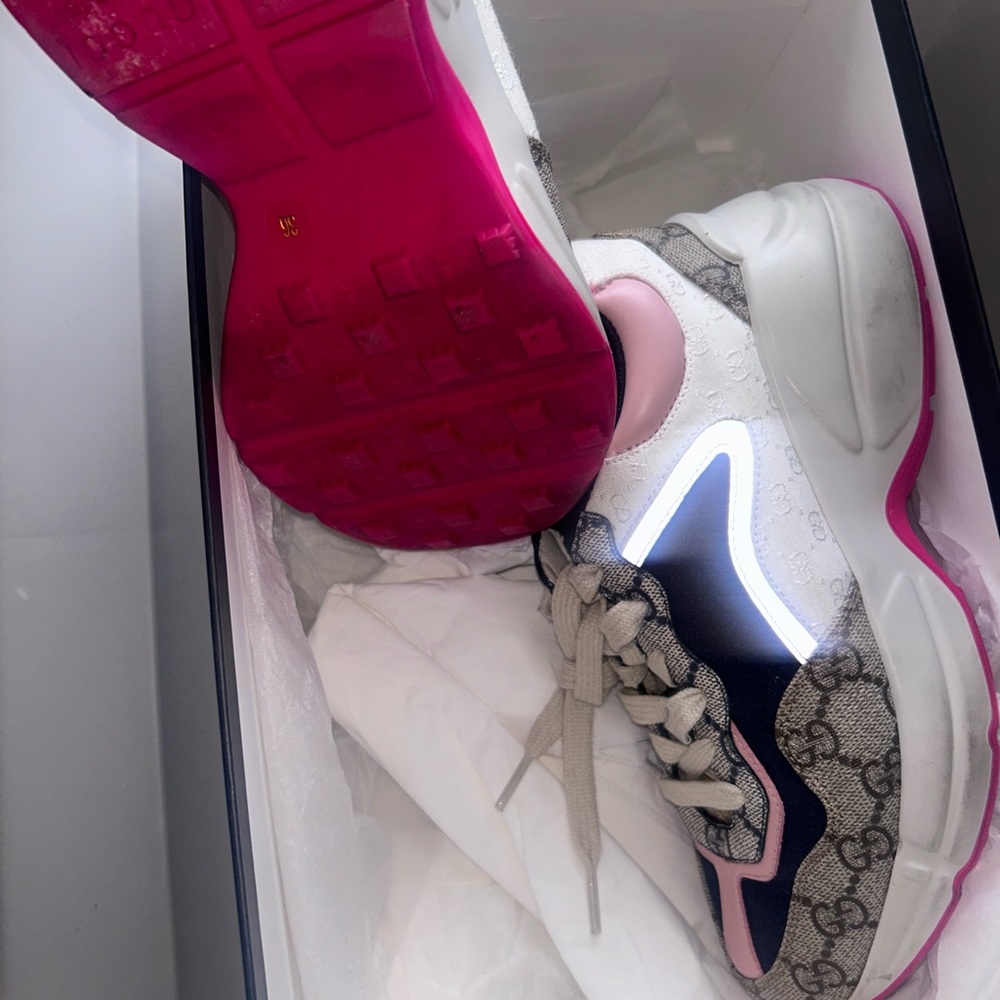 Gucci Pink and Beige Sneakers - Picture 4 of 7